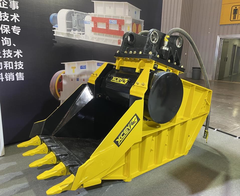 Efficient Crusher Bucket With Hydraulic System 160 Liters/Min Operating Flow