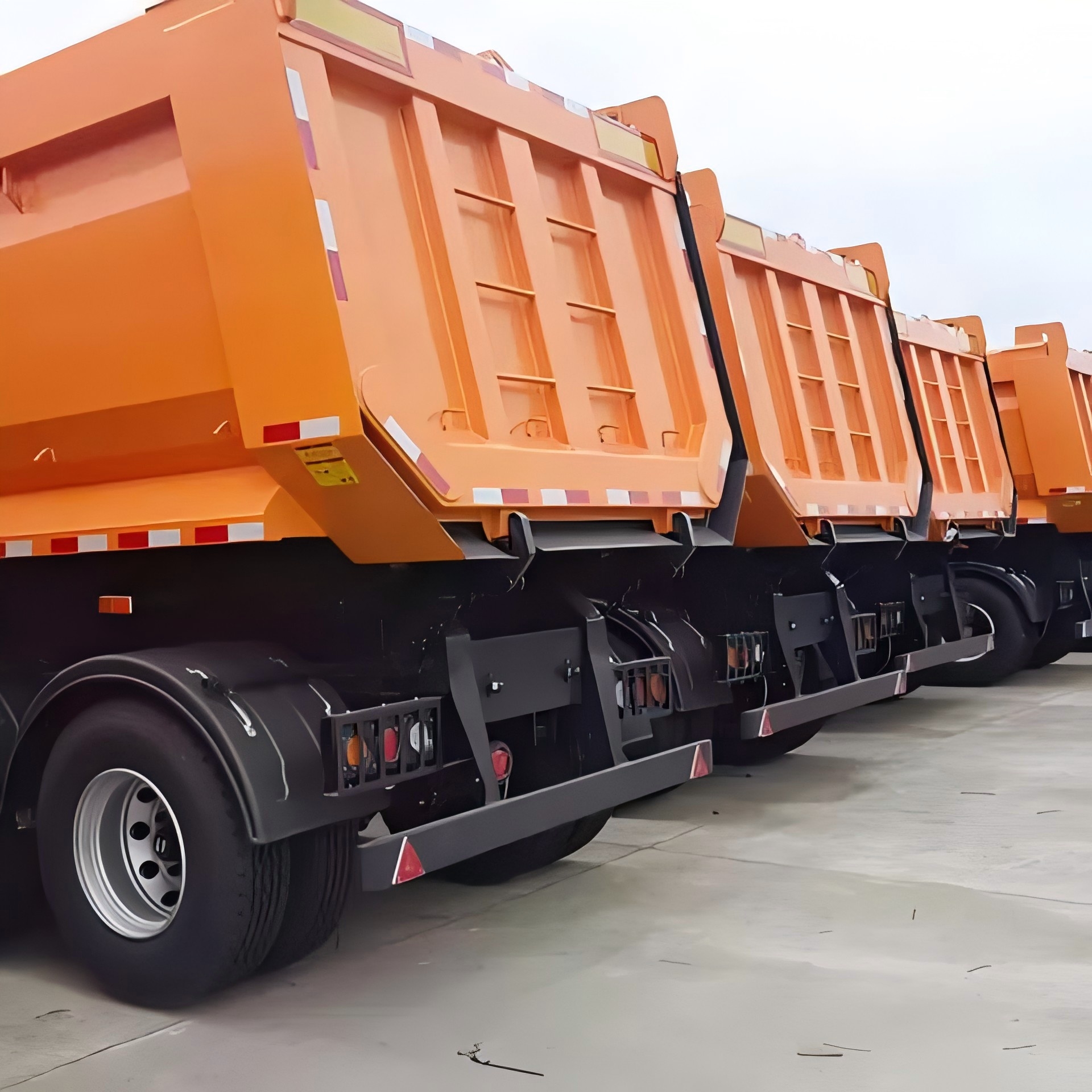 CIMC modern design customized colors 3 axle 12 wheels stainless steel mechanical or air suspension tipper trailer dump truck