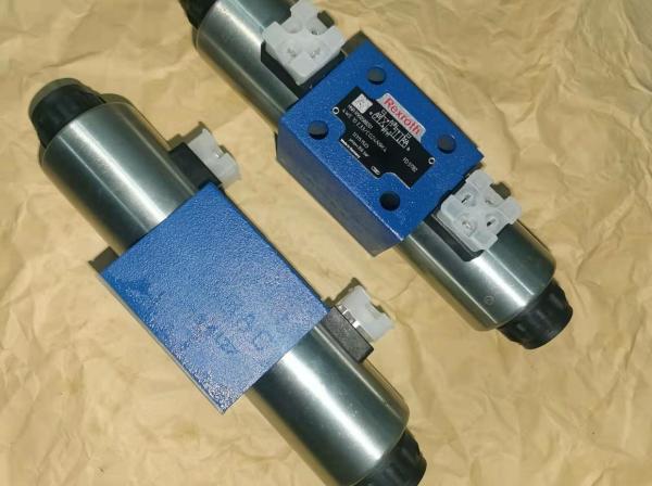 R900588201 4WE10E3X/CG24N9K4 4WE10E33/CG24N9K4 Rexroth Directional Spool Valves,