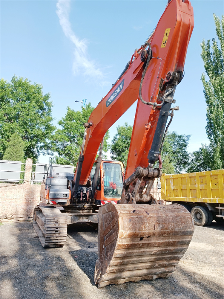 30 Ton Doosan DX300-9 Claw Excavator Made in South Korea for Good Condition in Shanghai