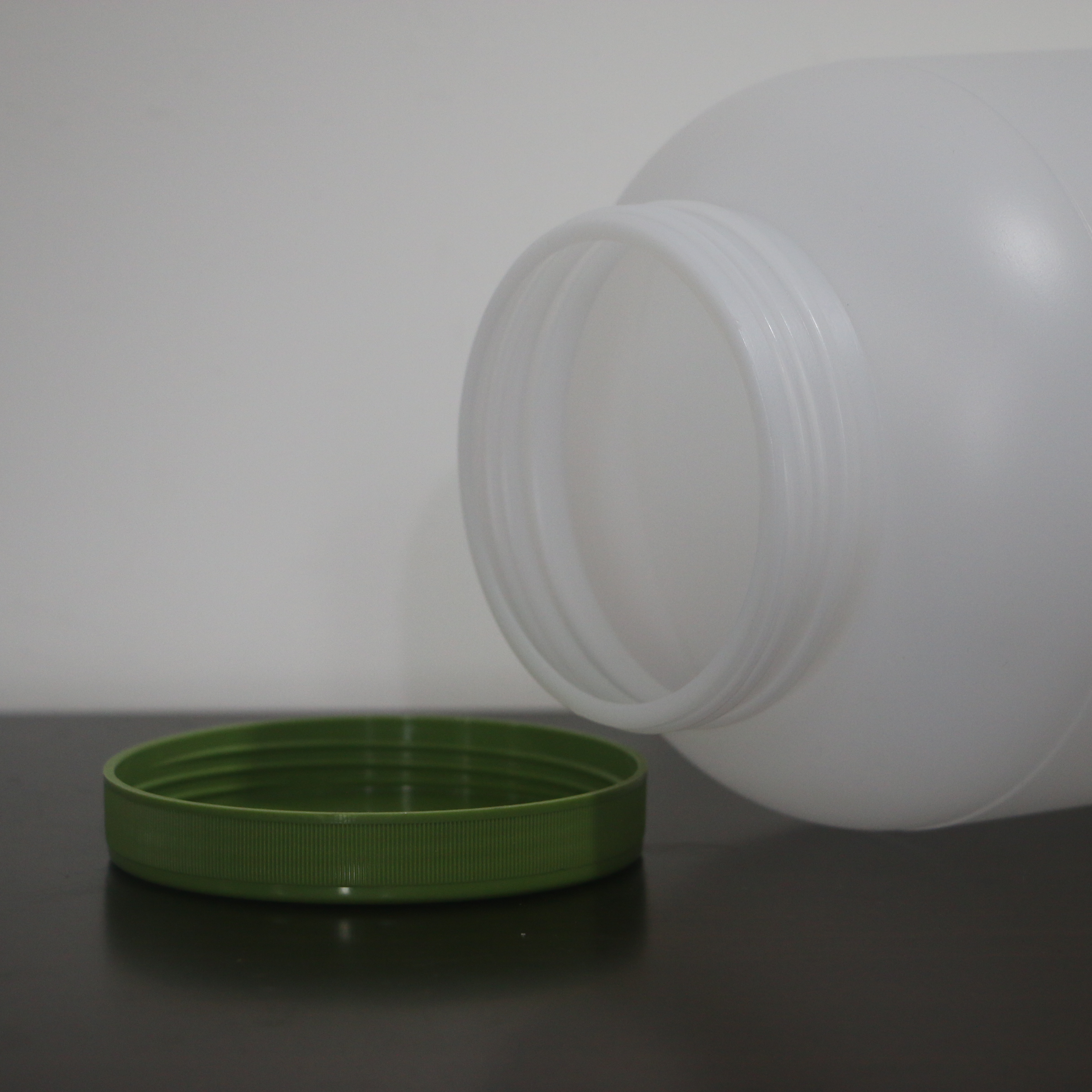 Empty Food Jar Sealing Container for Packaging 4000ml / 1 Gallon HDPE Plastic Bottle