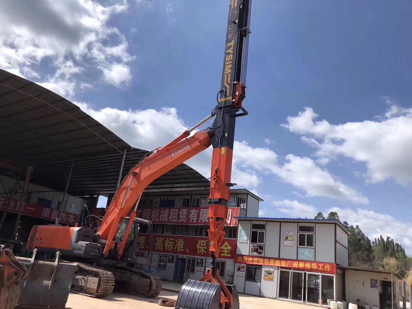 Excavator Telescopic Arm Length of Telescopic Boom 11700 mm,Max. Digging Dradius 6430 mm.
