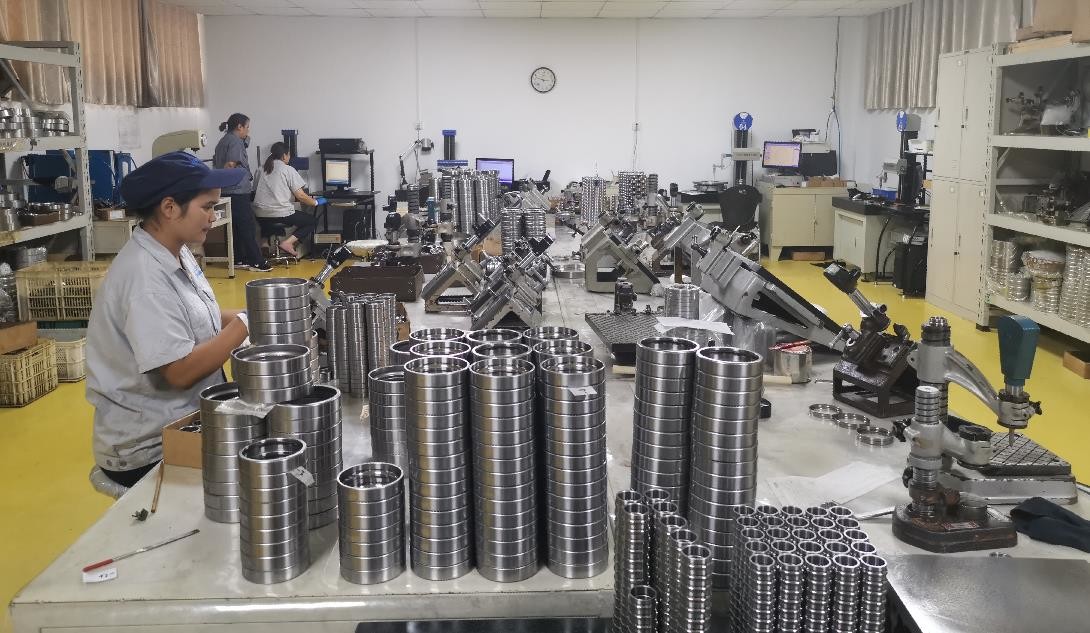 JF 6049/6010 60x115x39 MM Tapered Roller Bearing For Engineering Machinery
