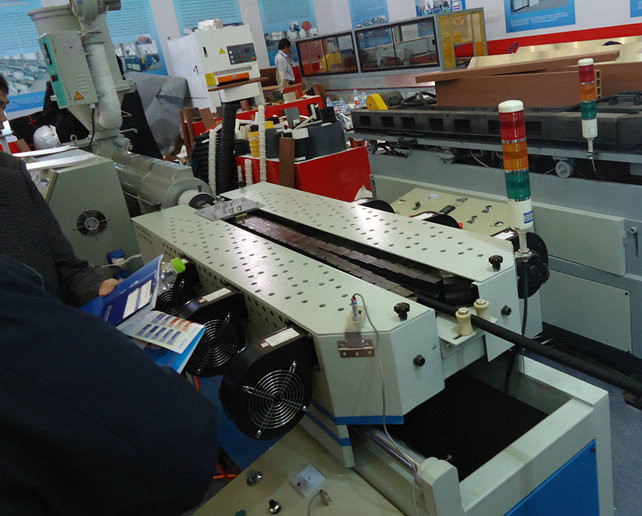 PVC Corrugated Pipe Making Machine Twin Screw Extruder , Single Wall PVC Pipe Extrusion Machine