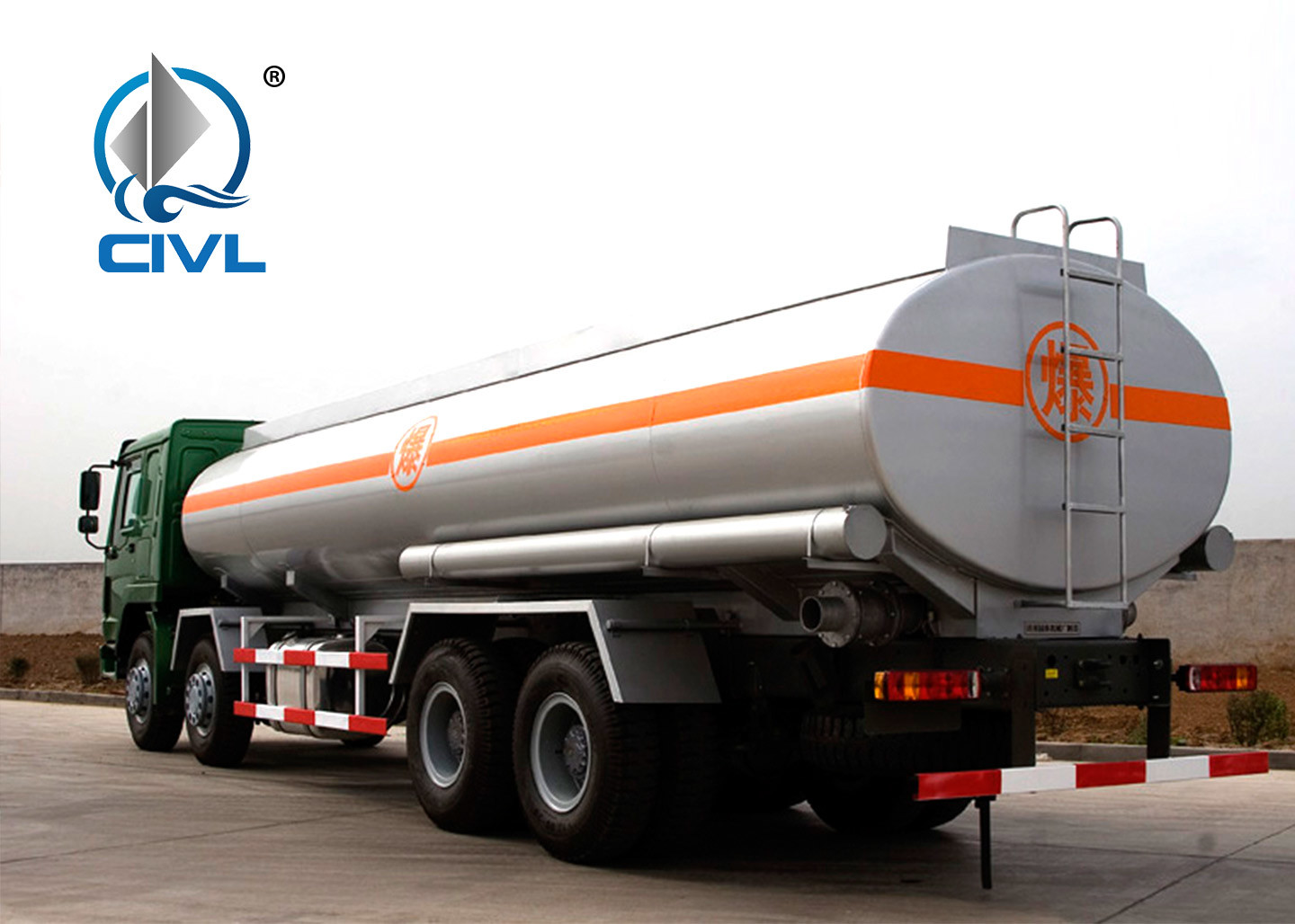 New Howo Fuel Truck 20CBM Effective Oil Tanker Truck For Transporting Petroleum / Chemistry Liquid