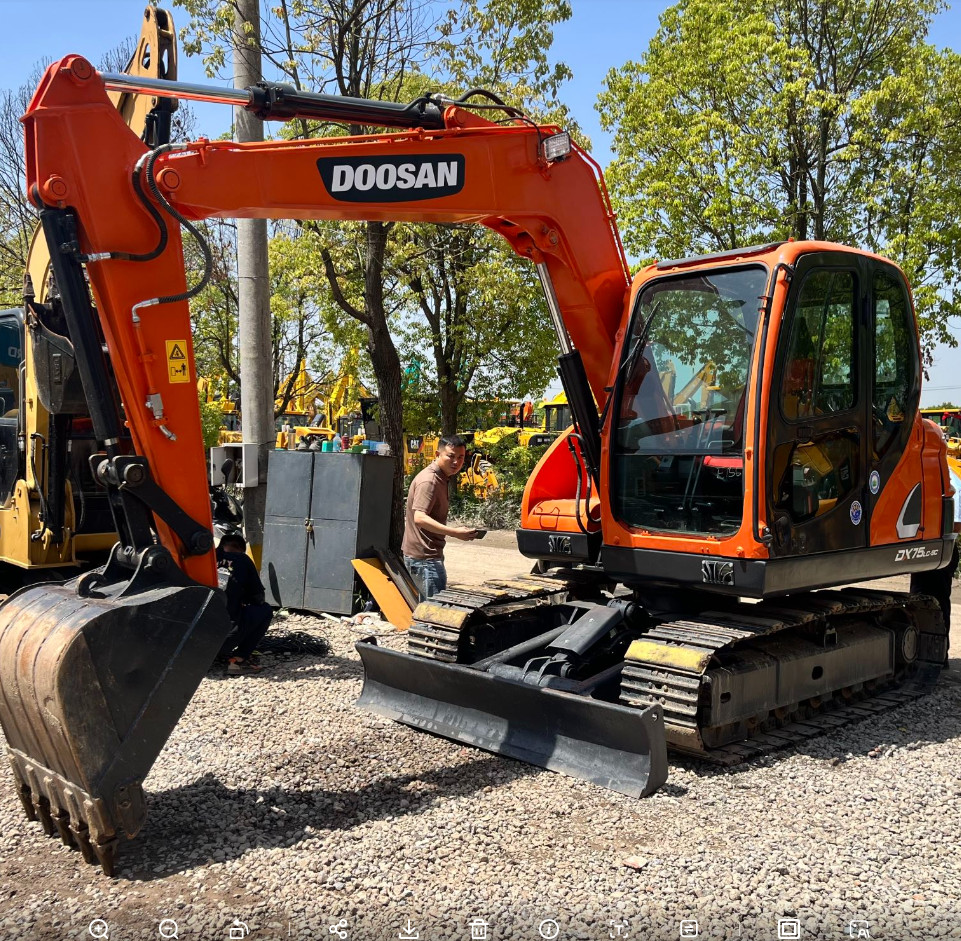 Second Hand Doosan DX75 Excavator 7 Ton Machine Digger