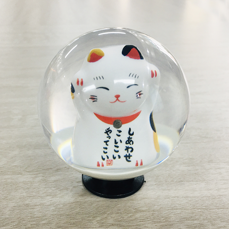 China source manufacturer of epoxy resin ball custom ball crafts inside clear resin ball supplier