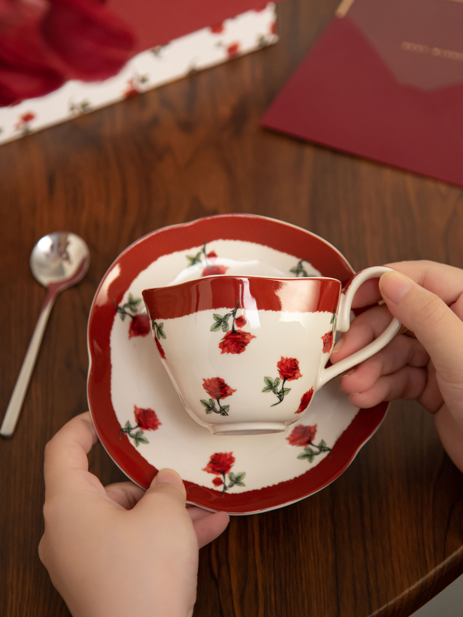 Vintage Design Porcelain Tea Cup And Saucer 210ml Volume Coffee Mug Rosalina Set