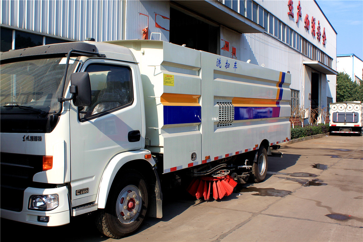 dongfeng XBW sweeper truck, small street sweeper, 5cbm sweep truck