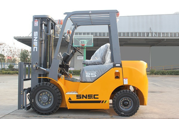 Diesel Engine 2.5t Fork Lift for Sale