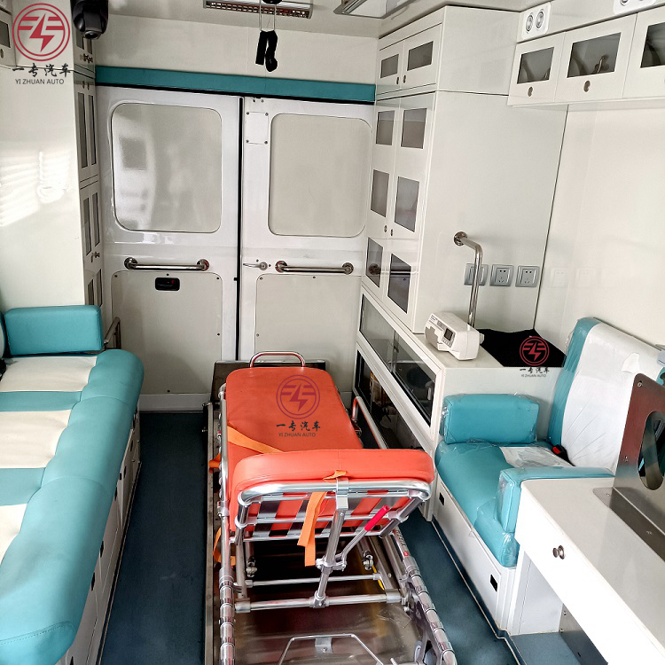 Diesel 4x2 Ambulance ICU Emergency Car Rehabilitation Vehicle with Medical Equipment