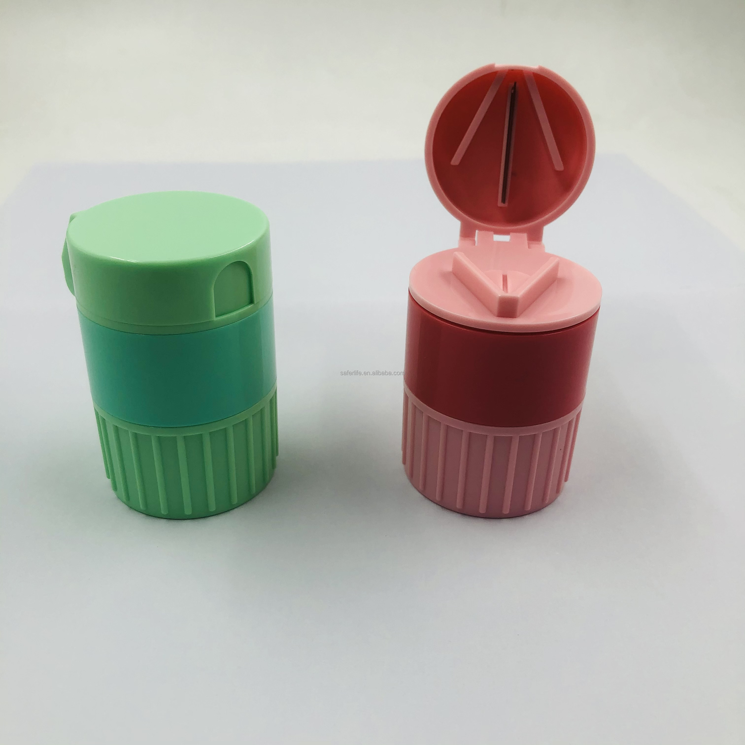 Medical Supplies Mini Pill Cutter And Crusher Grinder For Small Large Pills 6.3x4.2cm