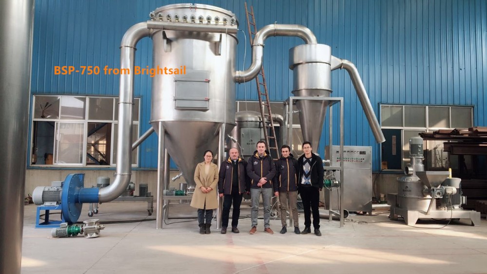 Dry Wet Grain Dried Grinder Machine 2000kg / H Herb Medicine Micro Pulverizer