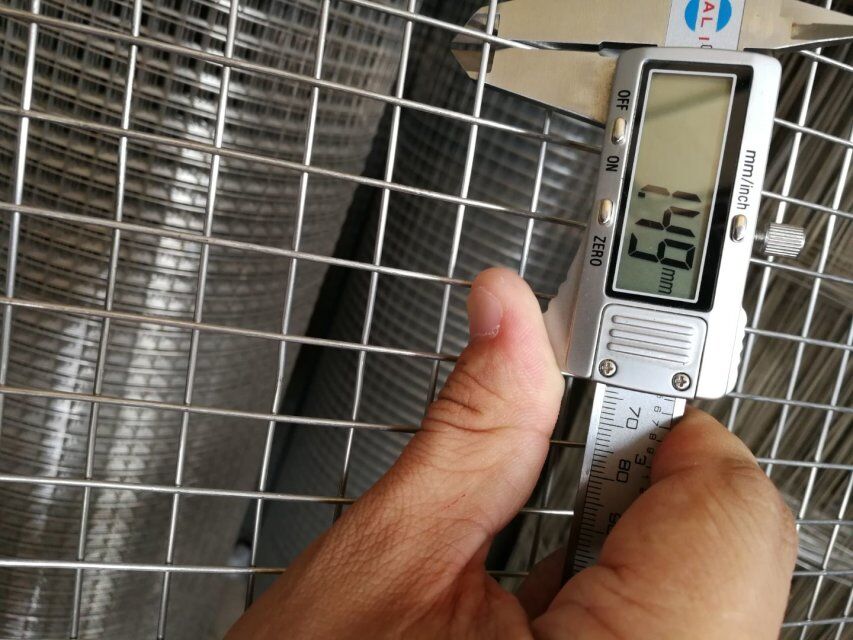 Hot sale high quality match ASTM standard stainless steel welded wire mesh
