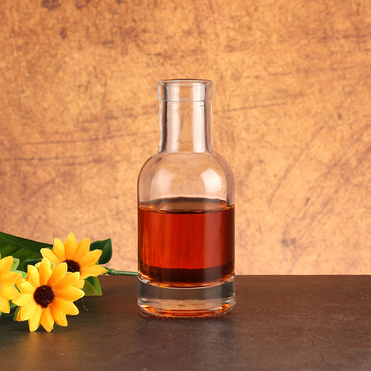 100ml 200ml Clear Round Shape Liquor Gin Vodka Bottle with Super Flint Glass Body Material
