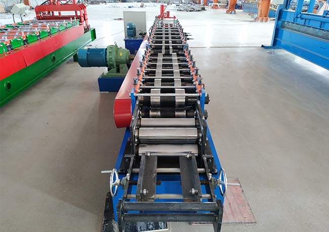 Cold / Hot Coil Purlin Roll Forming Machine Infinite Size Cutter Design For Industry Plant