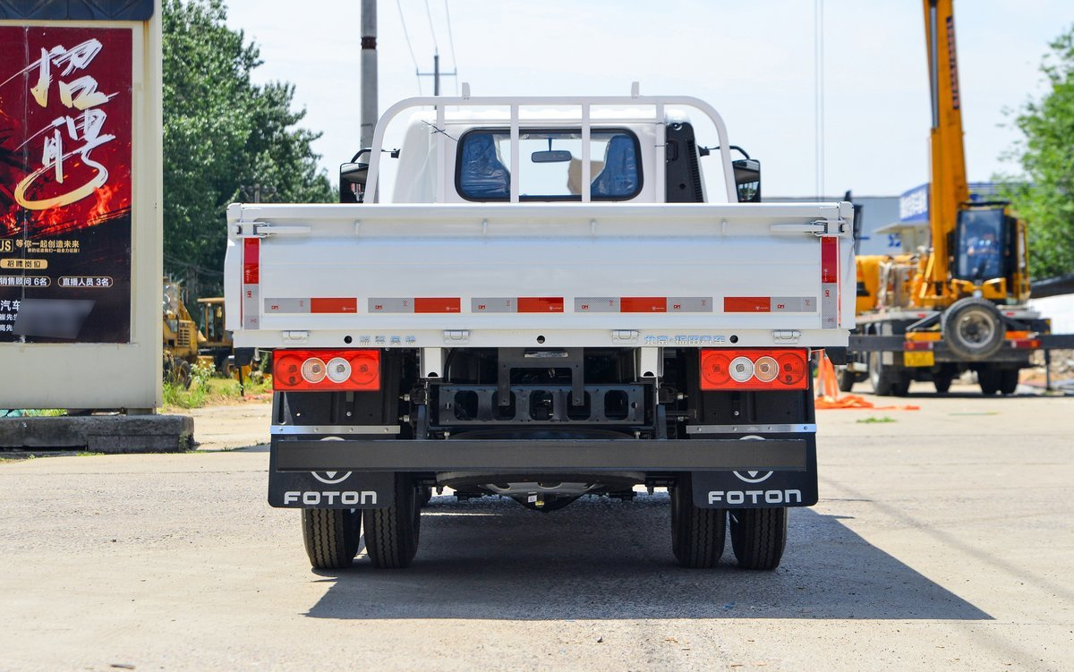 Foton Aoling M Card 142 Horsepower 4.2 Meters Single Row Guardrail Small Car Truck