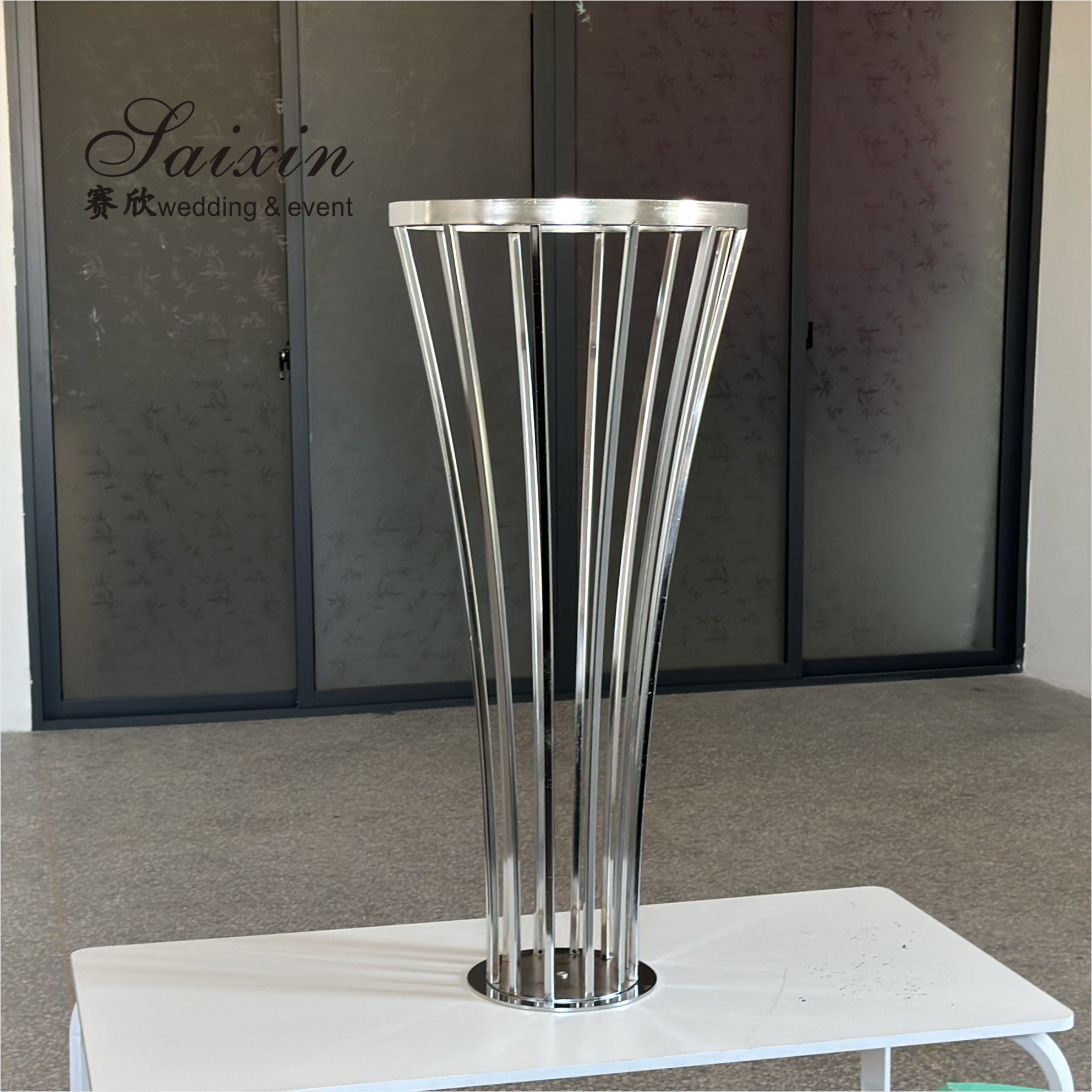 Hot sale gold metal flower stand with acrylic white pedestal for wedding aisle decoration