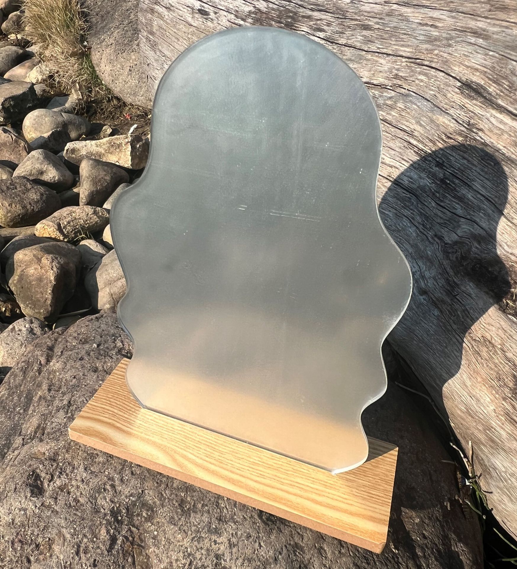 Curvy Portable Lighted Makeup Mirror Wood Stand For Vanity