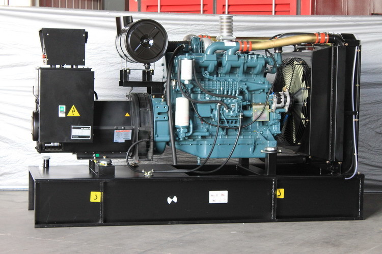 Kubota 220V 400V Water Cooled Portable Silent 30KVA Diesel Generator V2203
