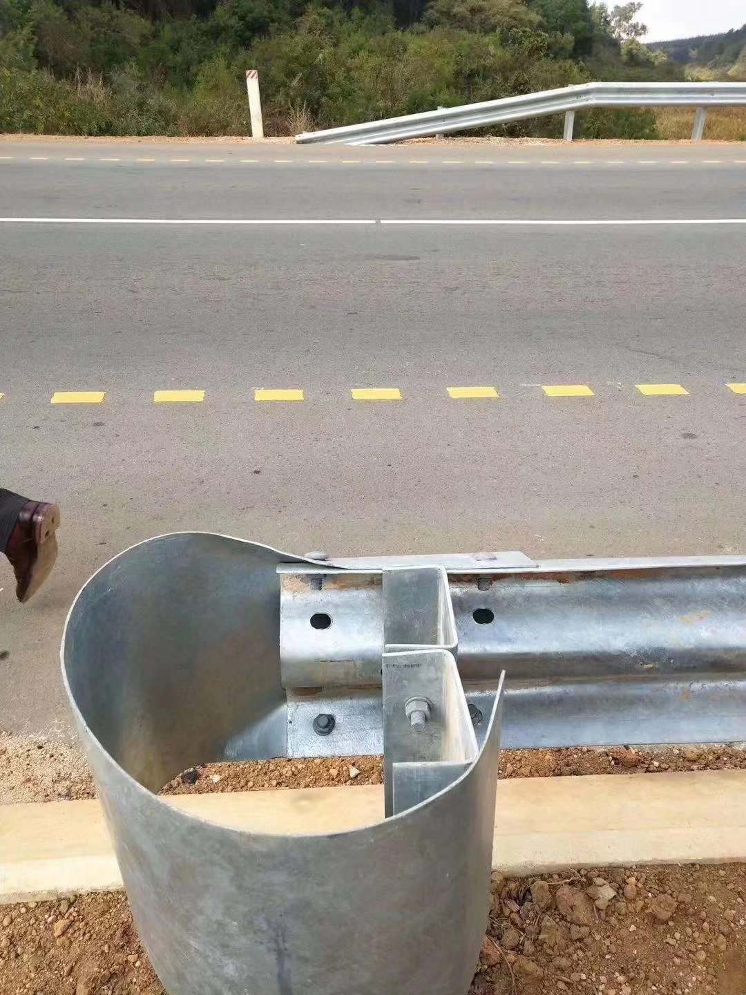 Road Traffic Safety Hot Dipped Galvanized U Posts for Crowd Control Barrier Fence