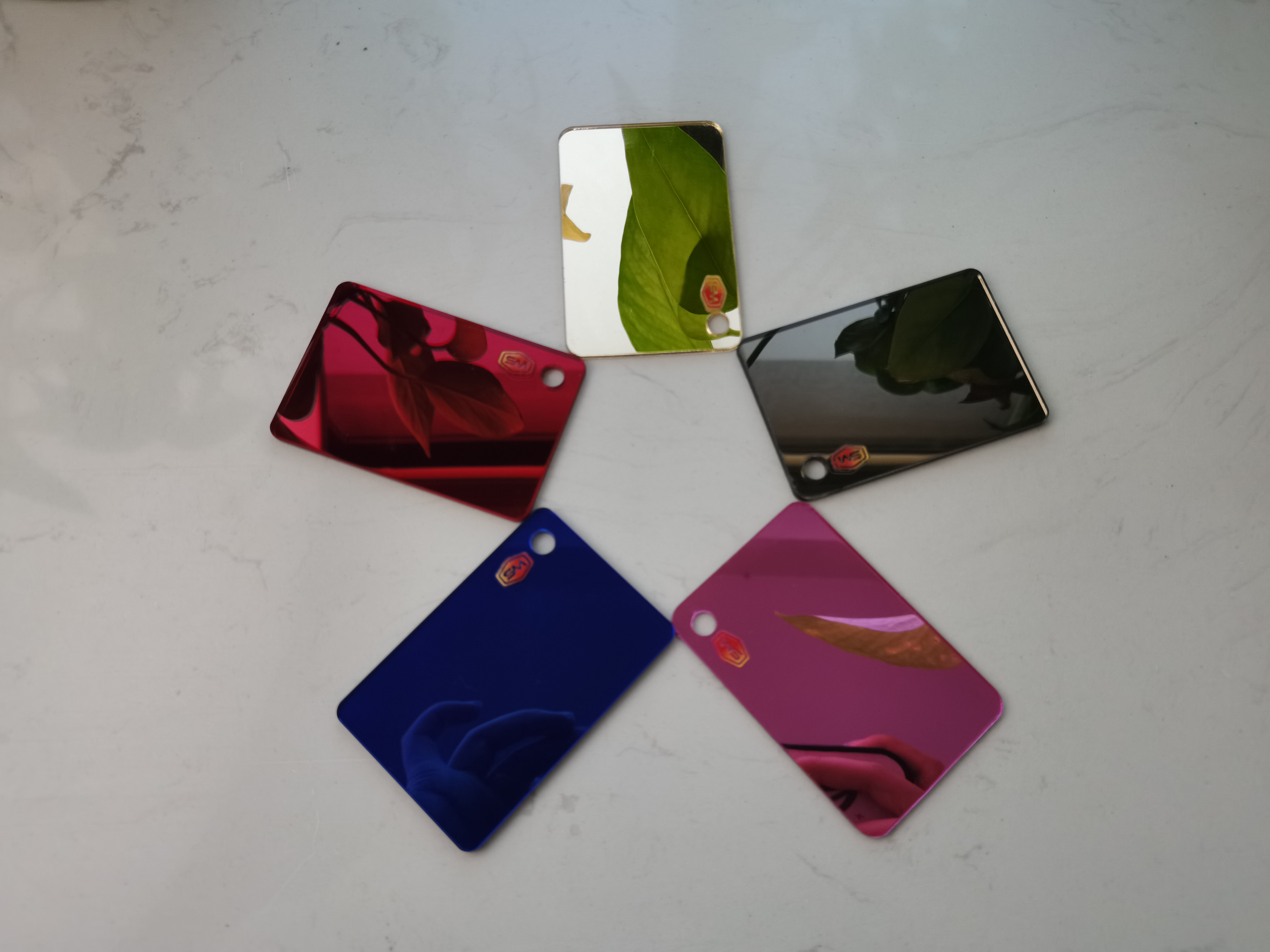 Factory Customized Colored 4x8ft 1-6mm Self Adhesive Mirror Acrylic sheet