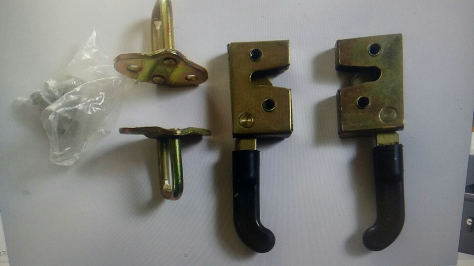 23Y-56B-13000 SD16 stype lock 23Y-56B-13000 （lock,L.H) 23Y-56B-14000 (lock ,R.H)