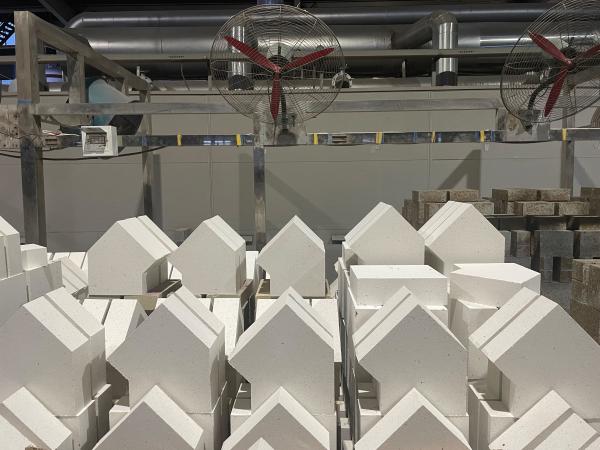 High Temp 95% Al2O3 Refractory Bricks White Corundum Brick For Electric Arc