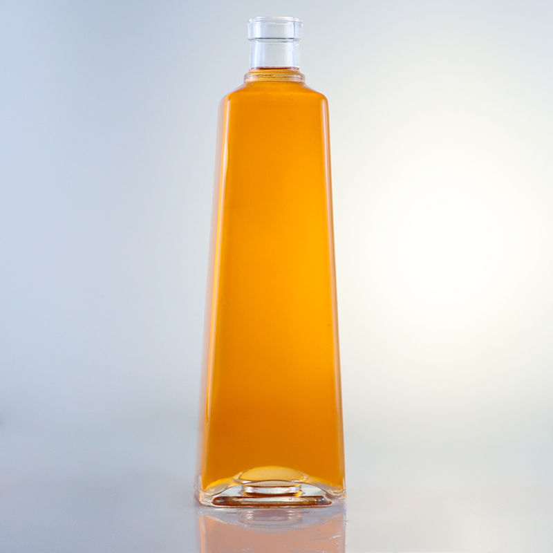 750ml Flint Glass Clear Square Round Gin Bottle with Screw Top Finish and Free Design