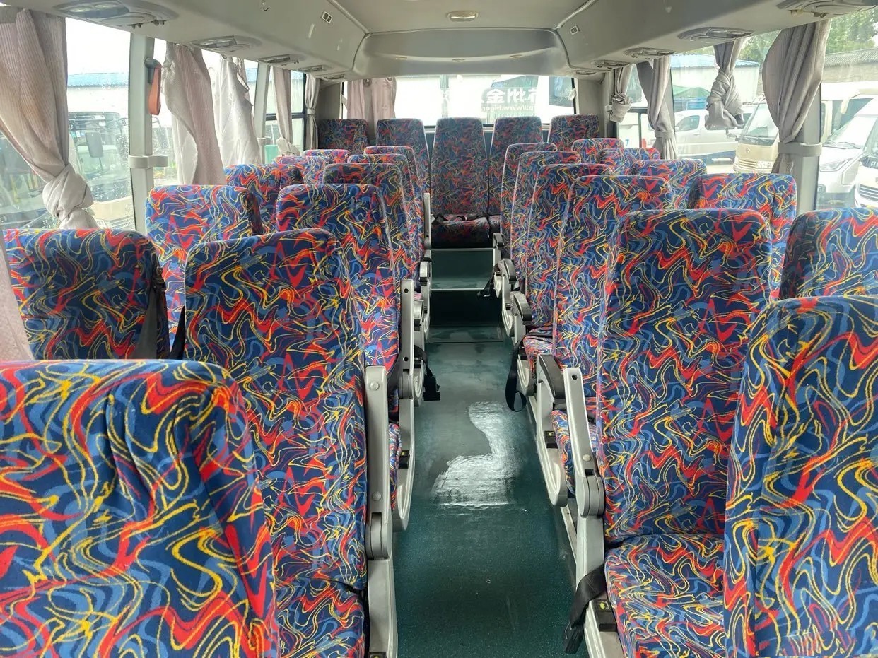 Used Passenger Bus 30 Seats Sealing Window Yuchai Engine 2+2 Seats Layout AC Used Higer KLQ6755