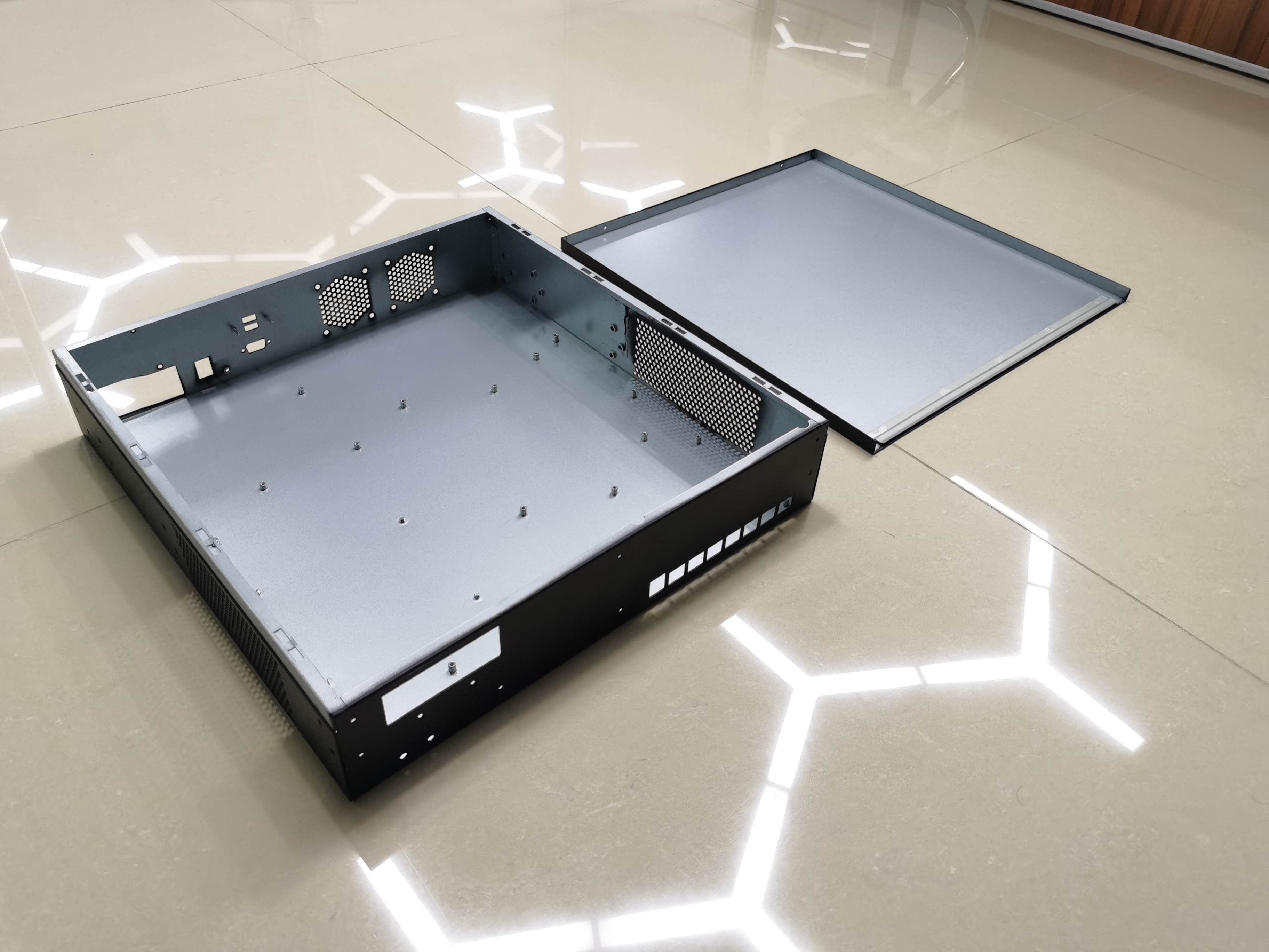 China Manufacturer High Quality Precision Sheet Metal Parts Aluminum Enclosure Bracket Control Box Case