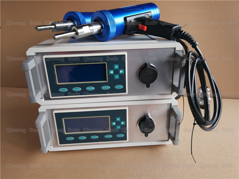 28 Khz Ultrasonic Plastic Welding Machine Handware Reviting For Auto Soundproof Insulation Cotton