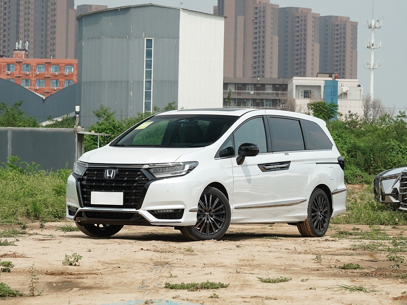 Dongfeng Honda Elysion MPV 2.0L EHEV Luxury Premium Edition With Left Steering Acura Rear Camera And Leather Seats
