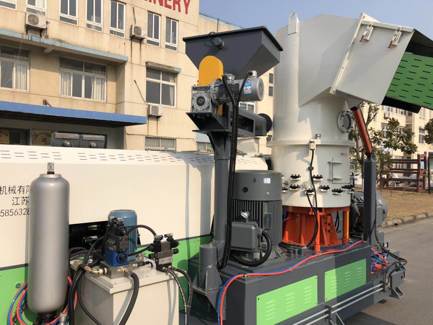 PE PP Granules Making Machine , 198mm Plastic Pelletizing Machine