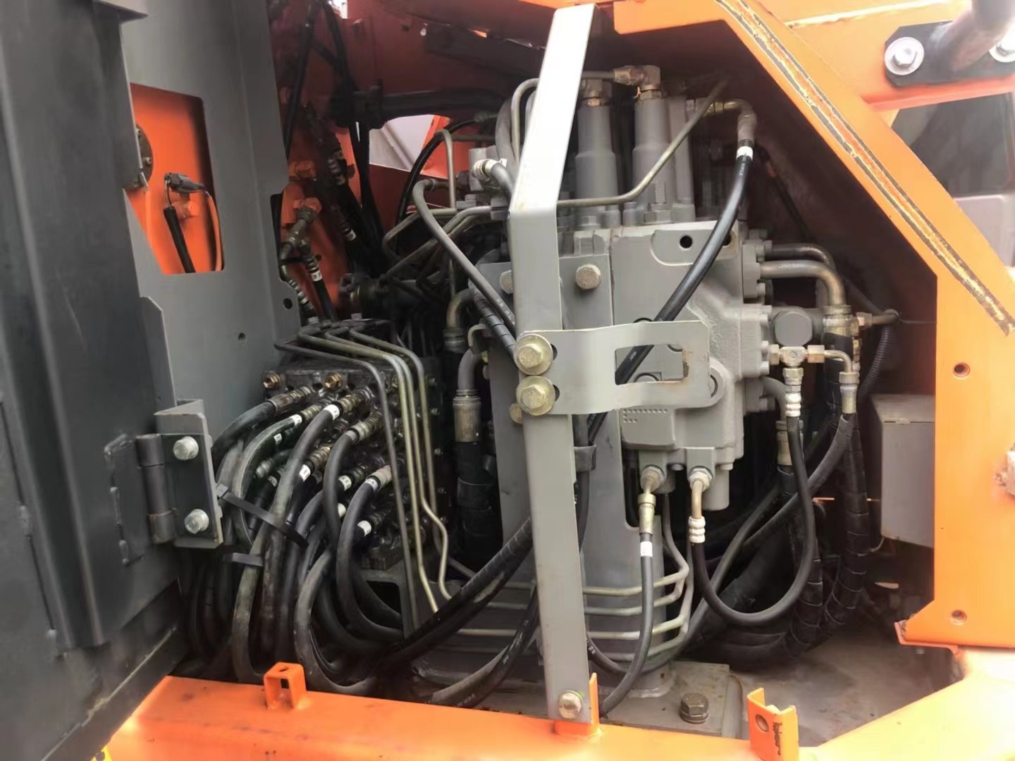 Used Hitachi 135us Excavator For Sale At A Very Competitive Price, Welcome Buyers