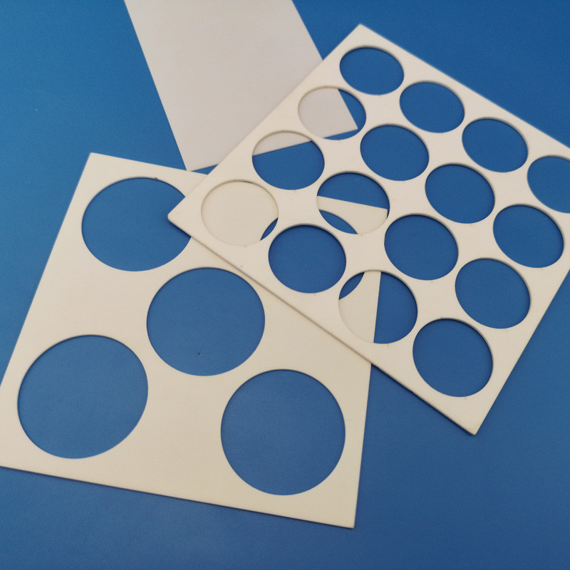 Machining Insulating Al2O3 Ceramic Plate With Holes