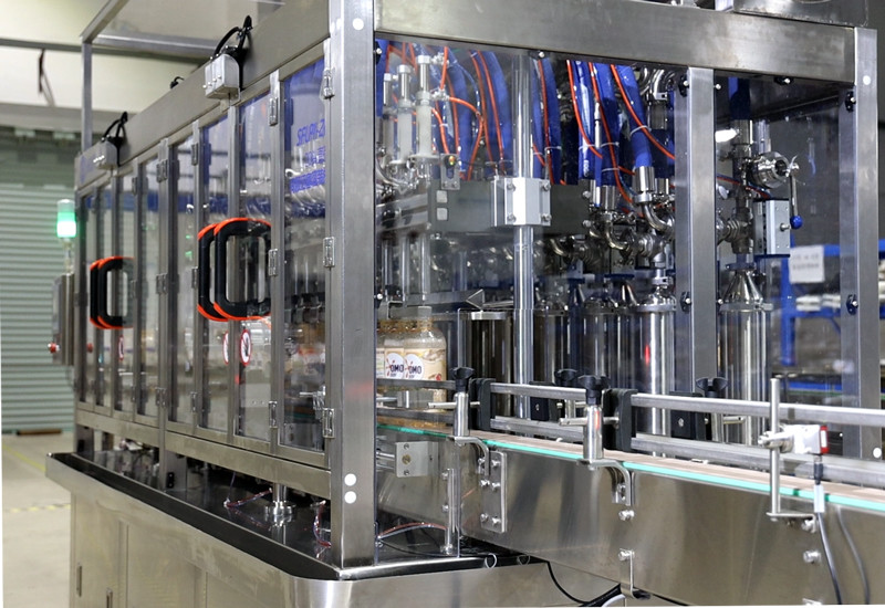 12000BPH Capping Machine For Medical Disinfectant Fluid