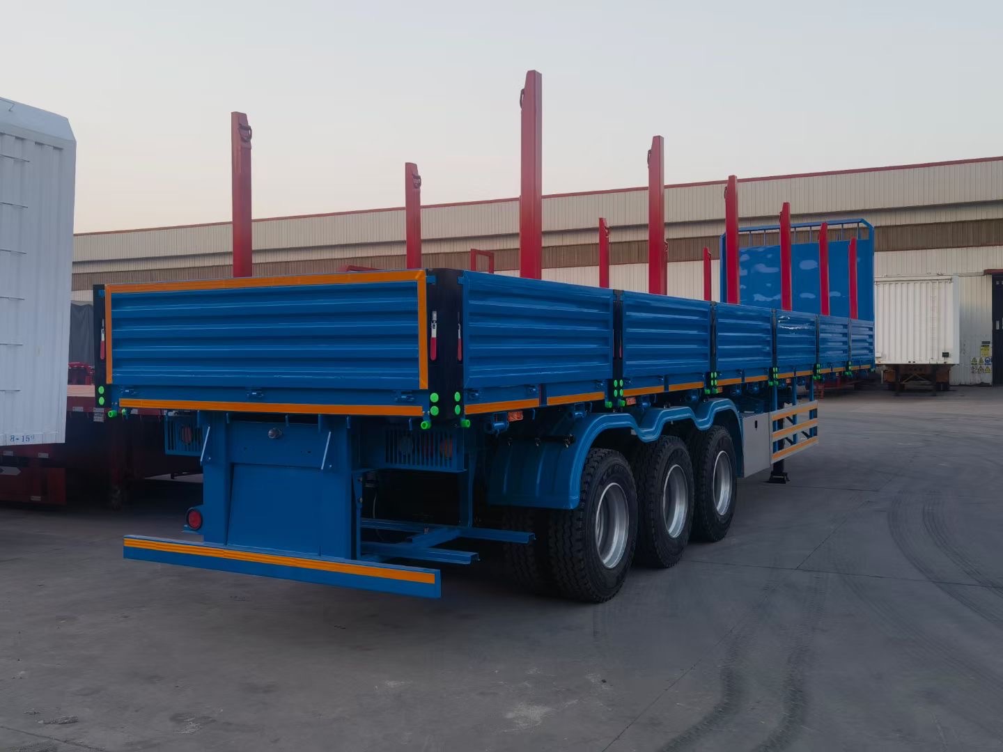 CIMC 3 axle 12400*2610*1550mm customized Design for Timber Coil and Steel Container Haulage Side Column Flatbed Semi Trailer