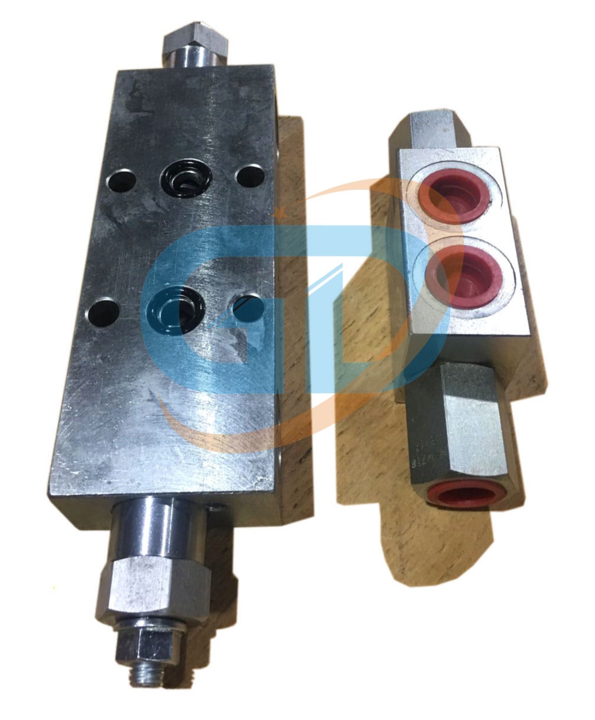 ISO Hydraulic Control Valve Pilot Operated Check Valve For Concrete Pump Truck