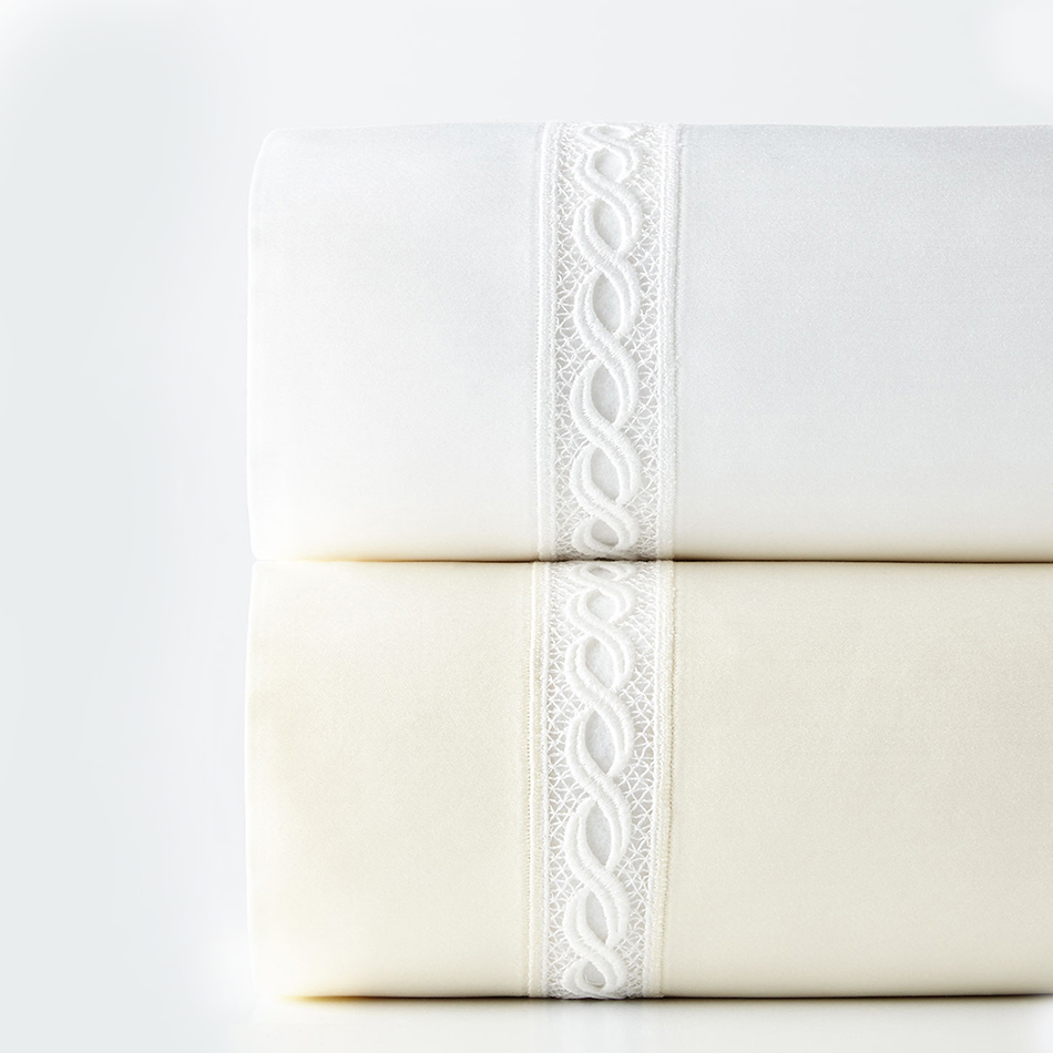 Anti Dust Mite Smooth Microfiber 100% Polyester Embroidery Luxury Bedding Sheet Set