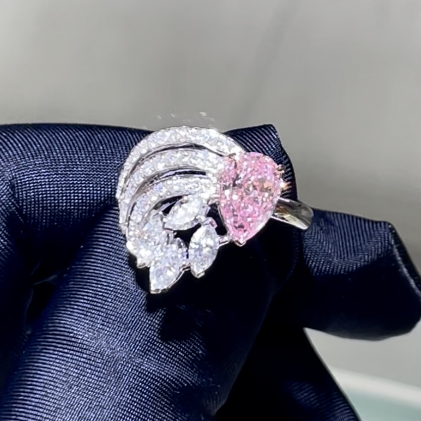 18k Pear Shape Ring Senior Design Lab Grown Pink Diamond Ring Luxury Beautiful Design For Banquet For Party