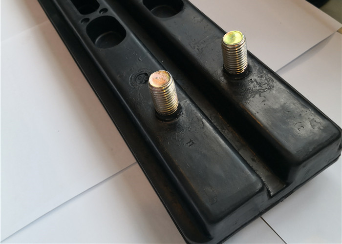 600mm Length Bolt On Excavator Black Rubber Pads For Kobelco E255