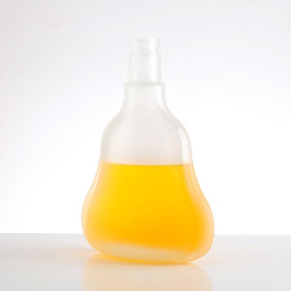 750ml Beautiful Shape High Grade Brandy Glass Bottle with Color Painting and