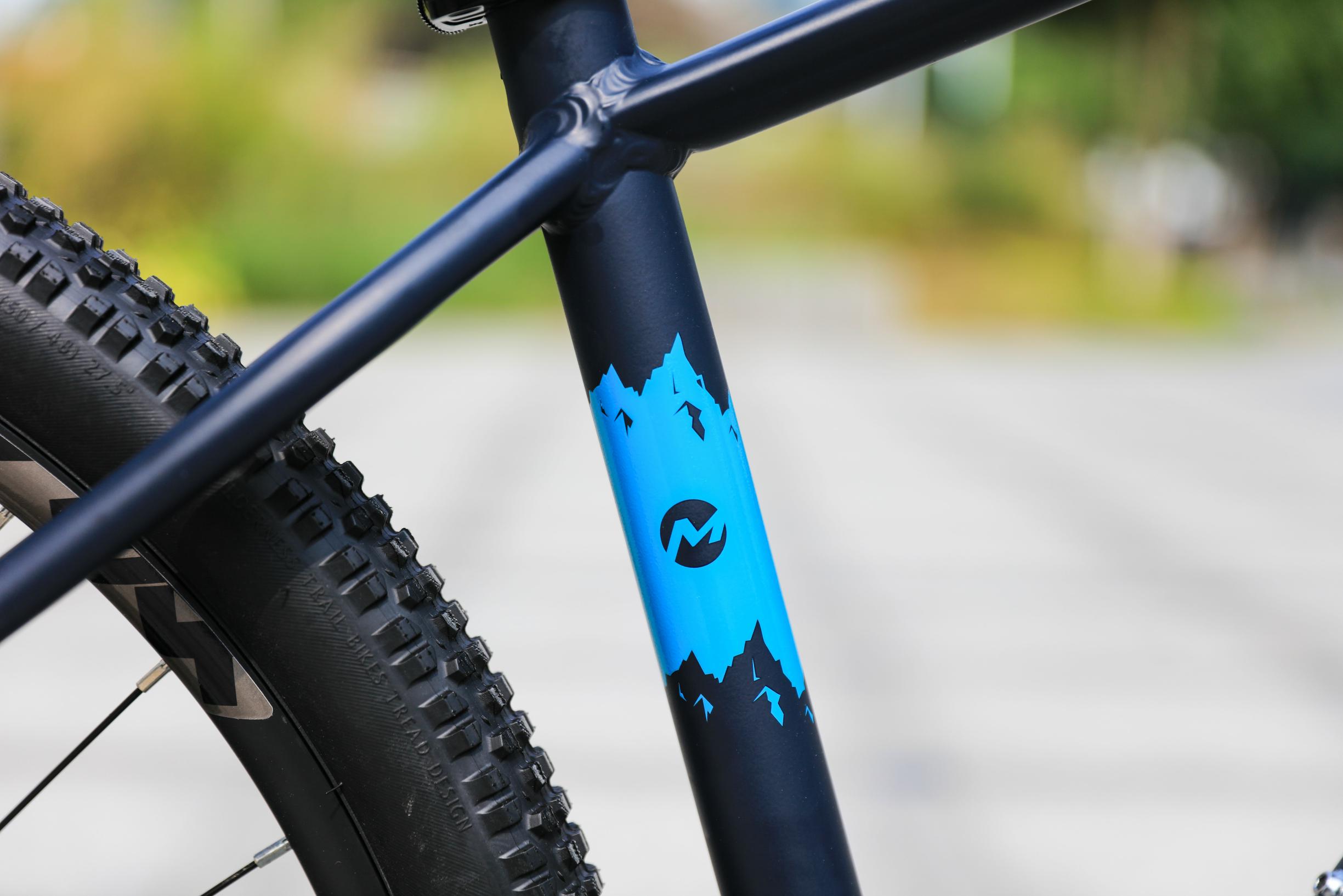 27.5 Inches Mountain Bike with Hydraulic Disc Braking System and Lightweight Design