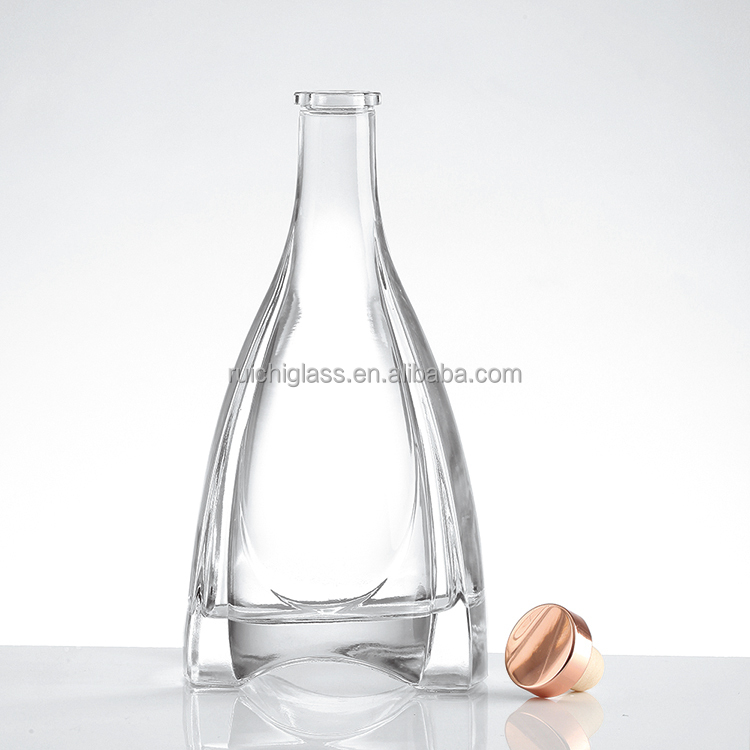 500ml Most Popular Style Vodka Whiskey Glass Bottles with Cork