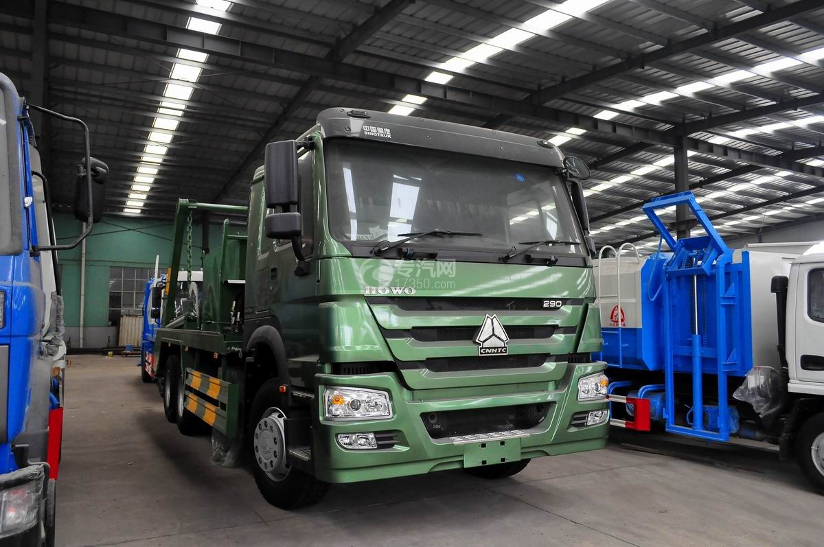 Cheap price SINOTRUK HOWO 6x4 hook lift garbage truck