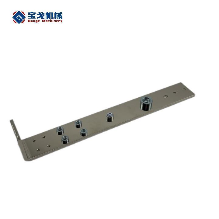 RoHS Certified B48 L Shape Copper Cover Aluminum Composite Busbar with 6 Ways Tapping