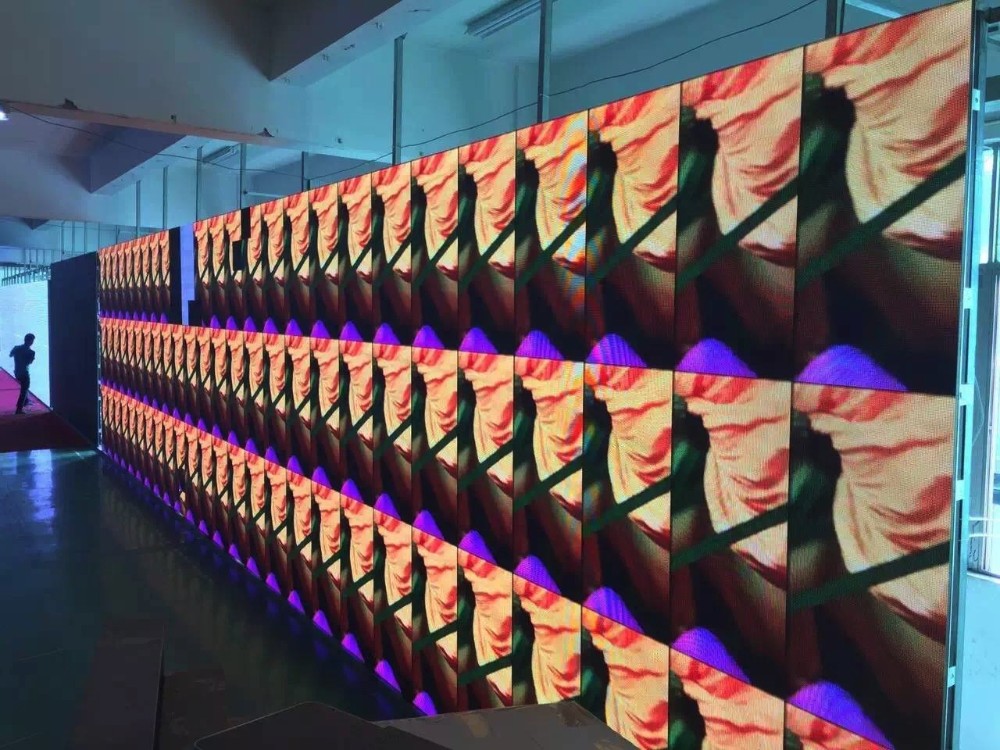 High Resolution Rental LED Display Screen 140/120° Viewing Angle 500*1000mm Module Size