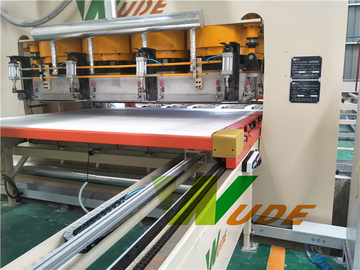 Auto Short Cycle Lamination Line Melamine Hot Press Machine High Production Capacity