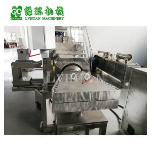 Flat die head technology,and automatic loading preform technology.